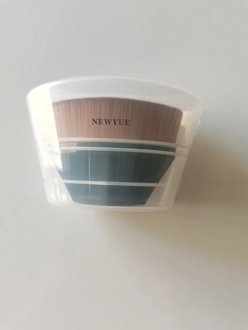 NEWYUE Osmetic Brushes,Foundation Brush Portable Cosmetic Brush for Blending Liquid