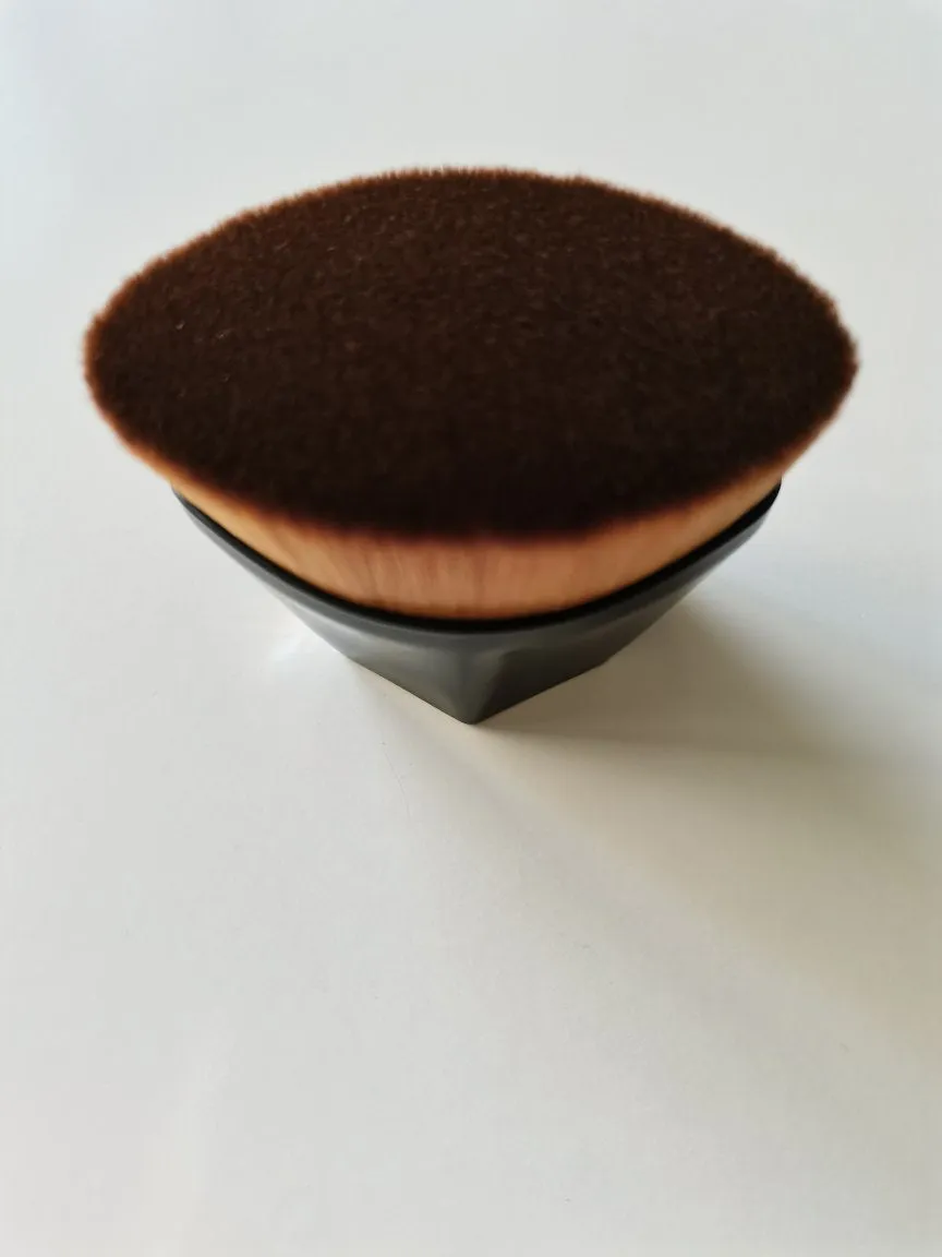 NEWYUE Osmetic Brushes,Foundation Brush Portable Cosmetic Brush for Blending Liquid