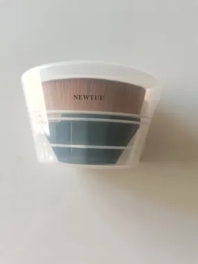 NEWYUE Osmetic Brushes,Foundation Brush Portable Cosmetic Brush for Blending Liquid