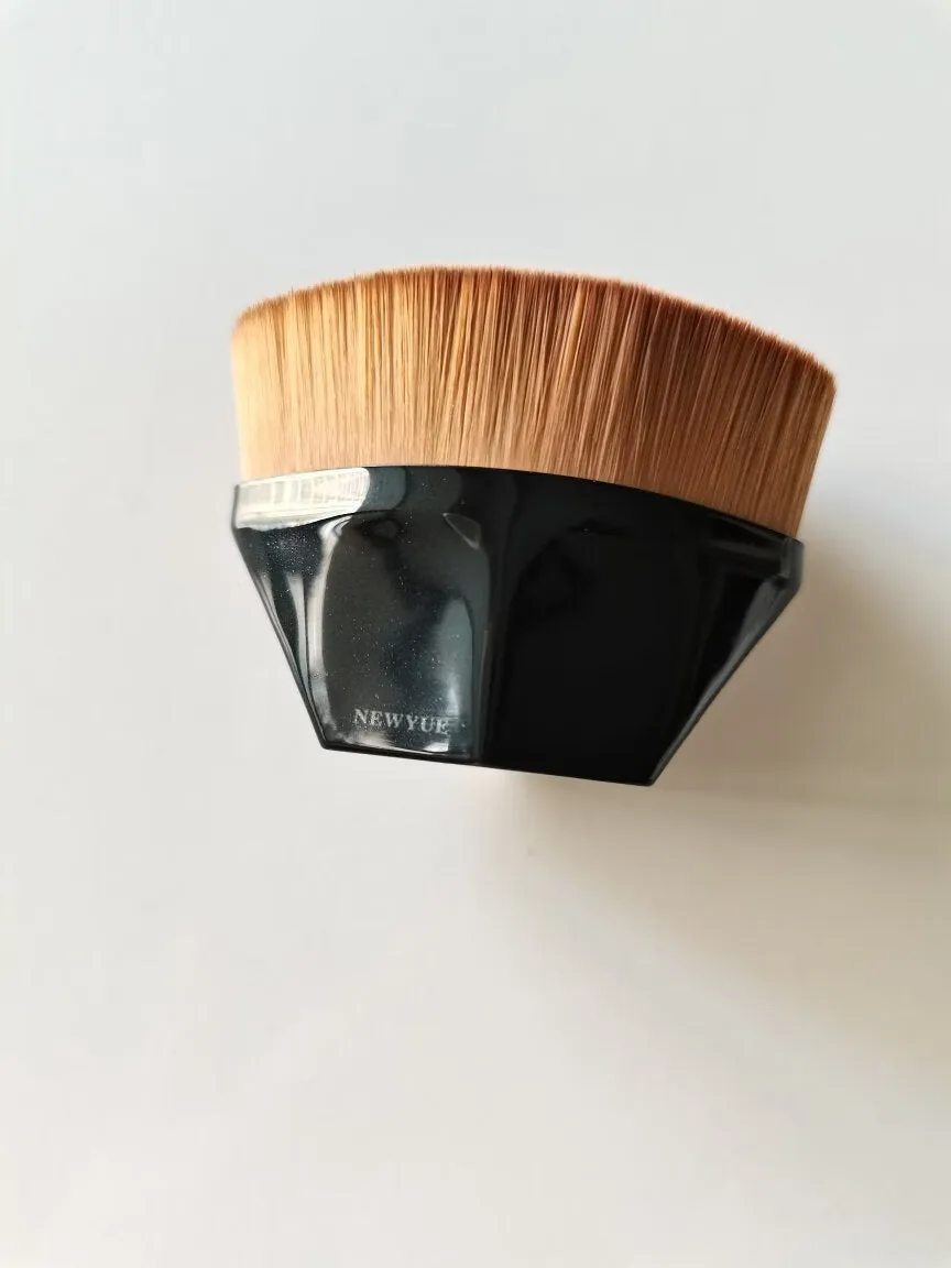 NEWYUE Osmetic Brushes,Foundation Brush Portable Cosmetic Brush for Blending Liquid