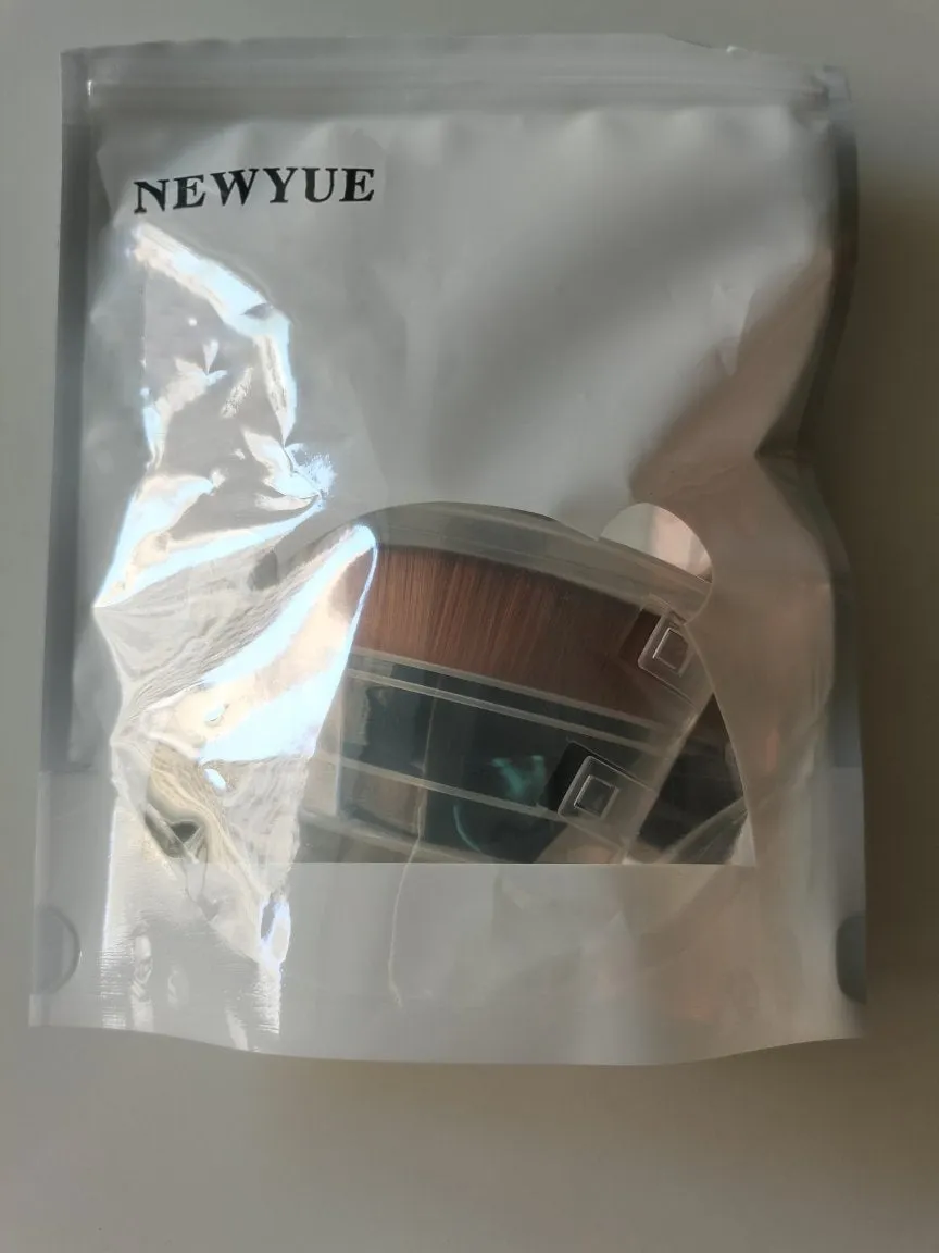 NEWYUE Osmetic Brushes,Foundation Brush Portable Cosmetic Brush for Blending Liquid